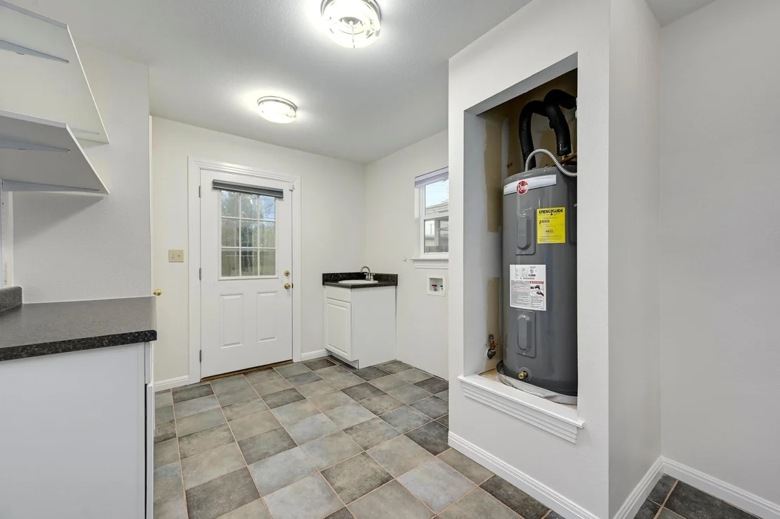 Photo of 6102 Laird DR