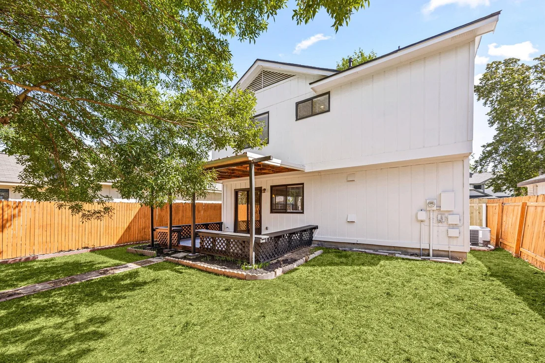 Photo of 2409 Dowd LN