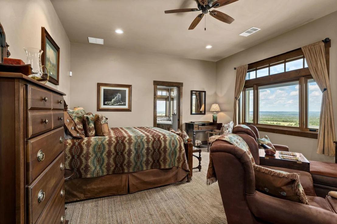 Photo of 115 Trophy Oak PT