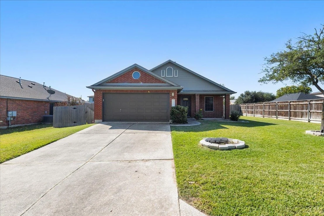 Photo of 202 Ashbury DR