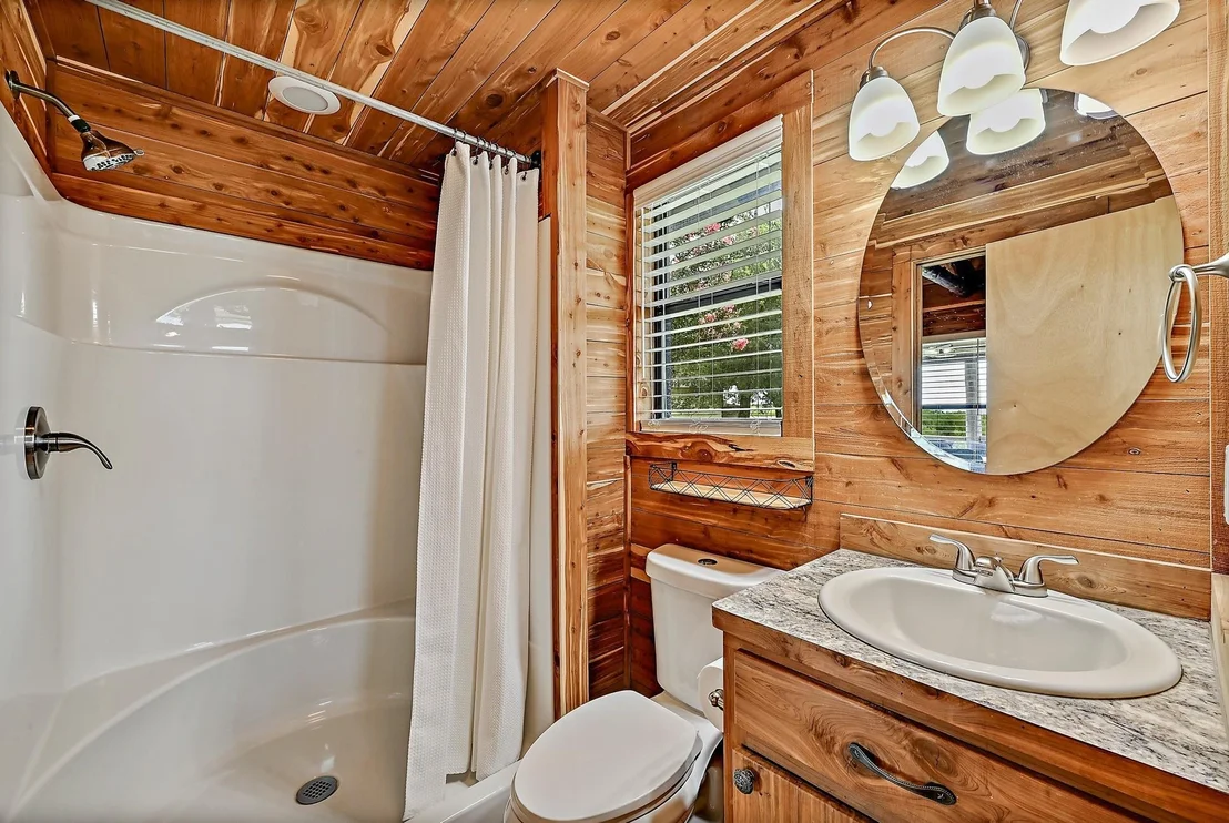 Photo of 948 Upper Elgin River RD