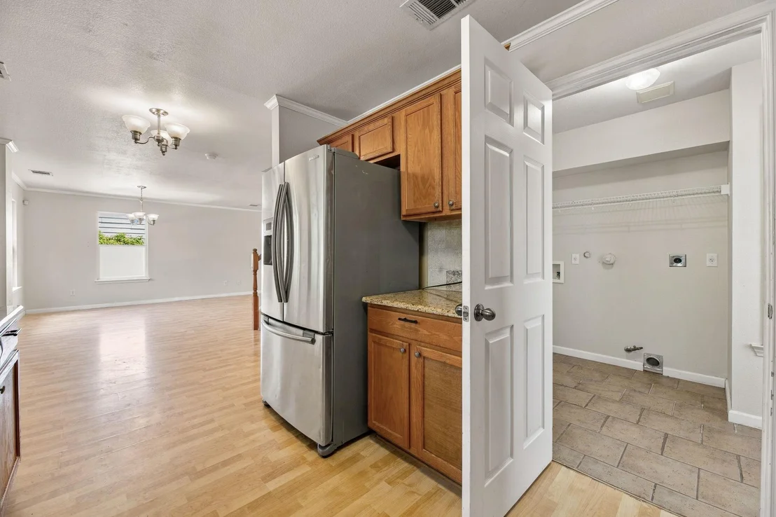 Photo of 5801 McNaughton N