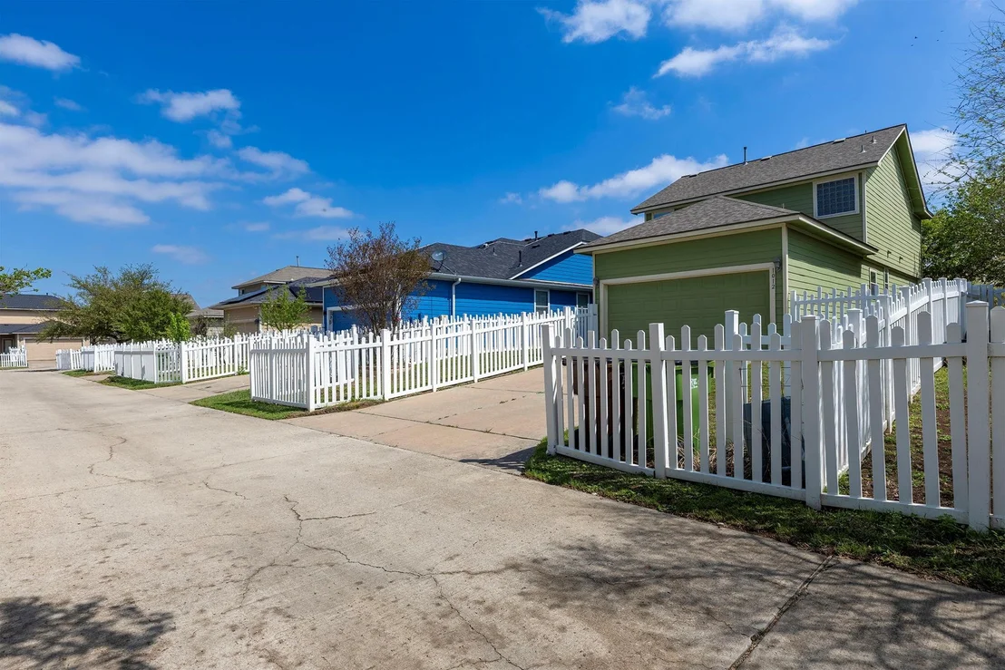 Photo of 1012 Berry Bend PATH