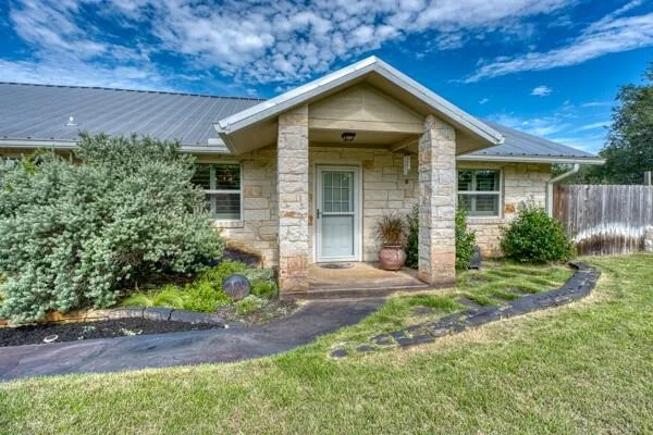 Photo of 215 E McGee TRL