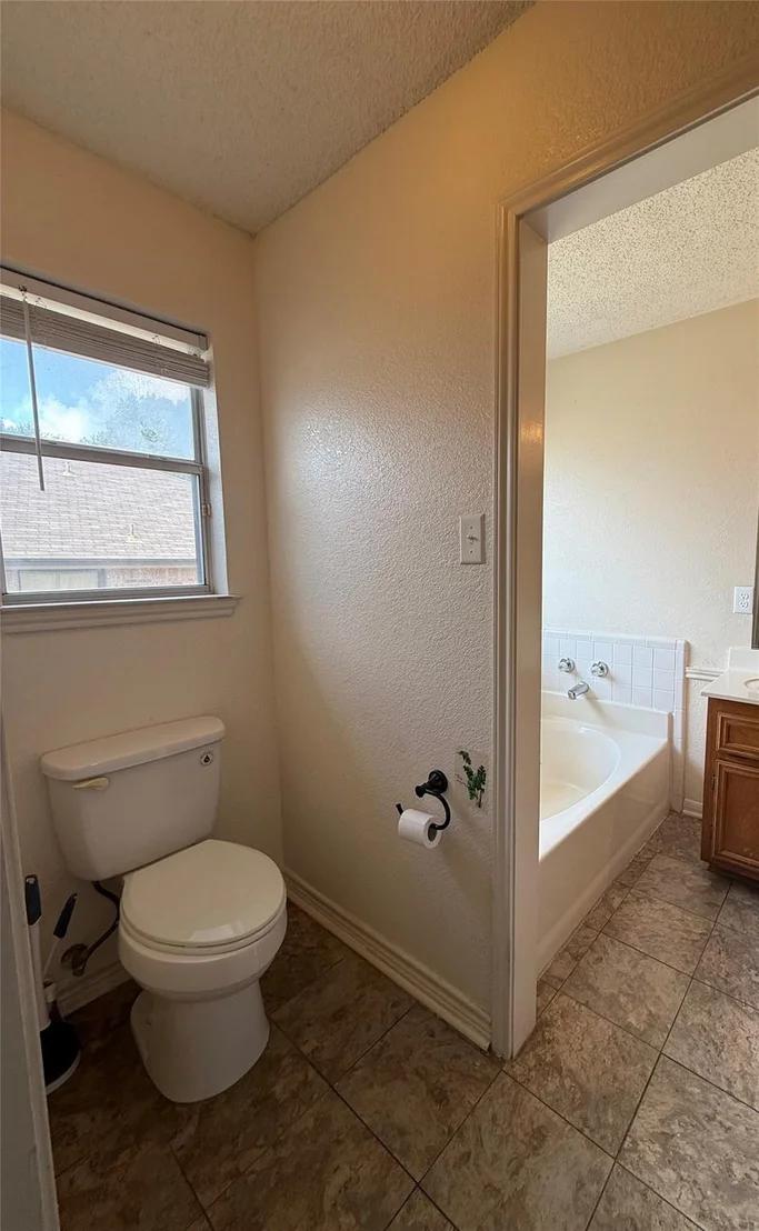 Photo of 907 Vernon DR