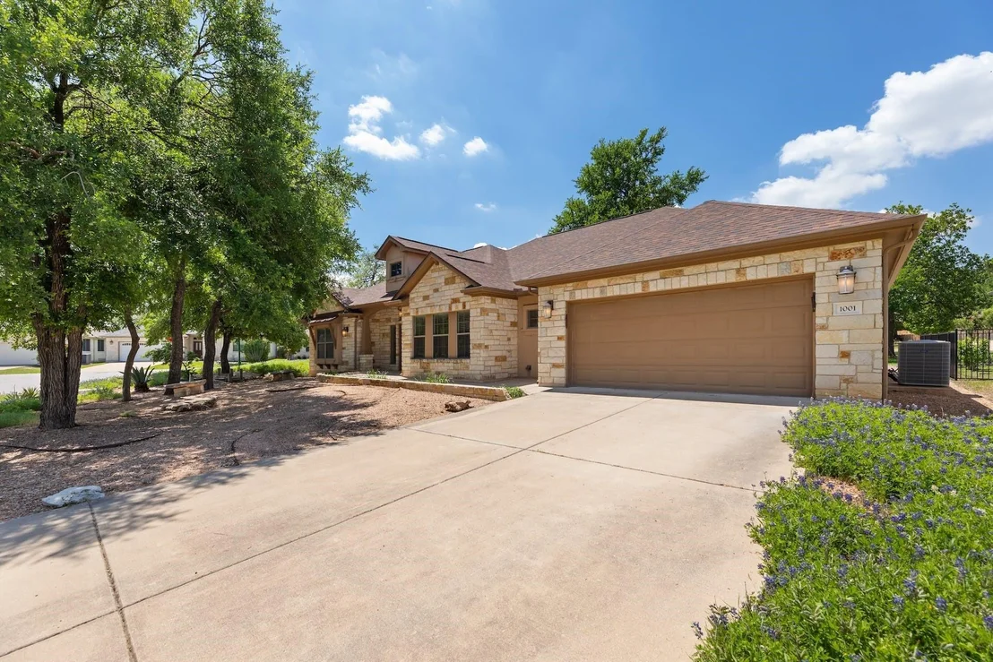 Photo of 1001 Fort Davis ST
