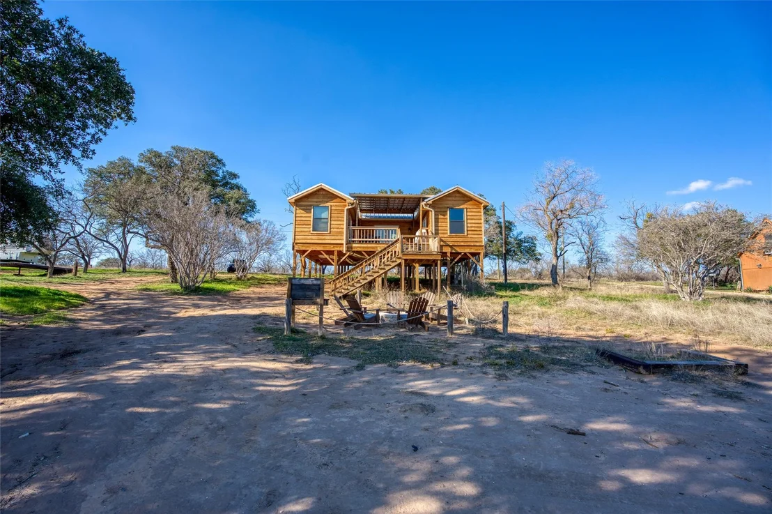 Photo of 103 E Indian Bend RD