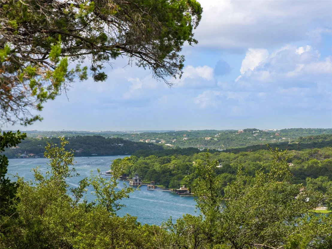 Photo of 4323 Mt Bonnell RD