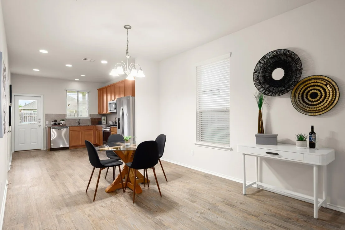 Photo of 380 Bonnet BLVD