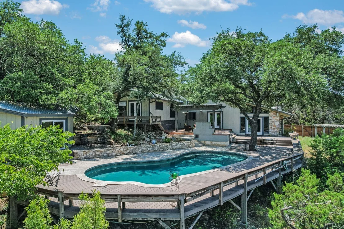 Photo of 1004 Castle Ridge RD