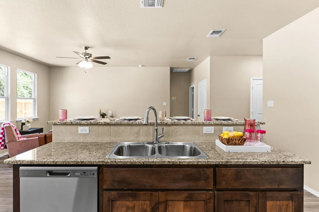 Photo of 1348 Lindsey DR