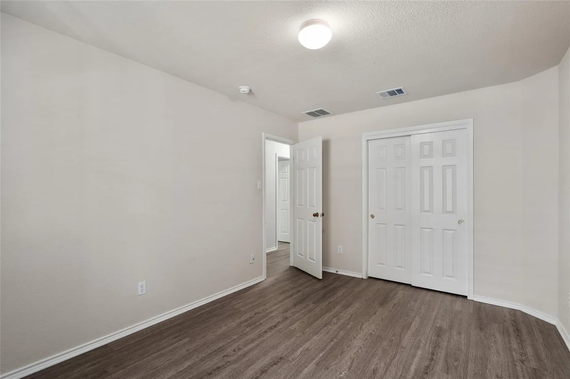 Photo of 3924 Links LN