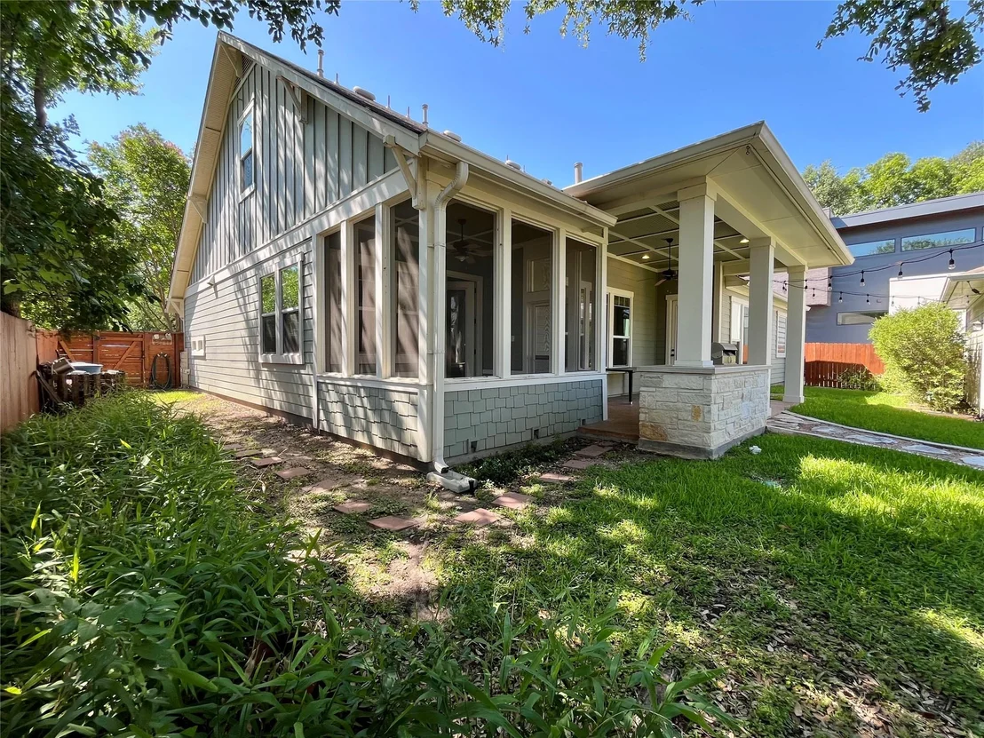 Photo of 2204 Lindell Ave
