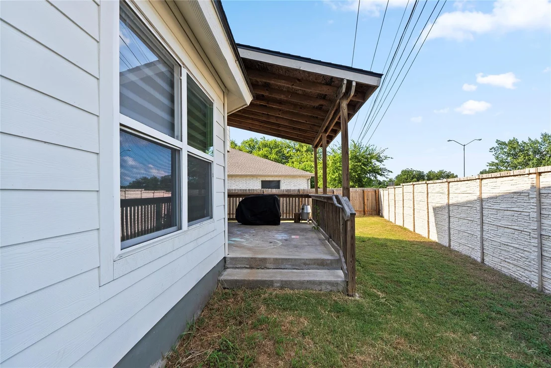 Photo of 1160 Forest Bluff TRL