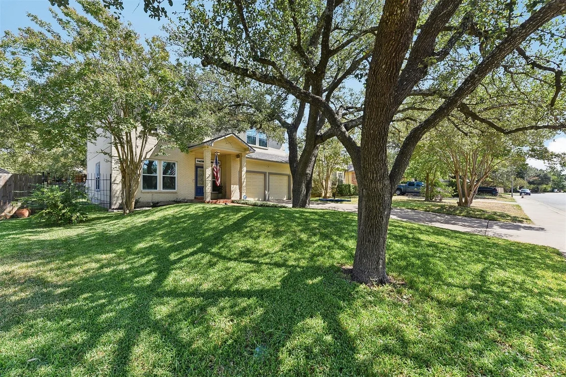 Photo of 12411 Hunters Chase DR