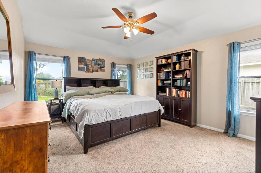 Photo of 319 Willowbrook DR