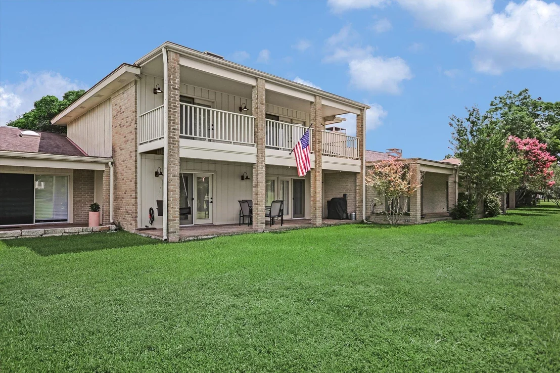 Photo of Unit C at 11125 Pinehurst DR
