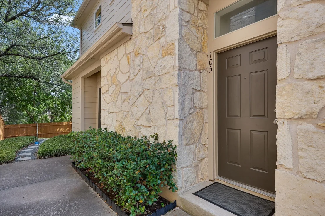 Photo of Unit 105 at 7501 Shadowridge Run