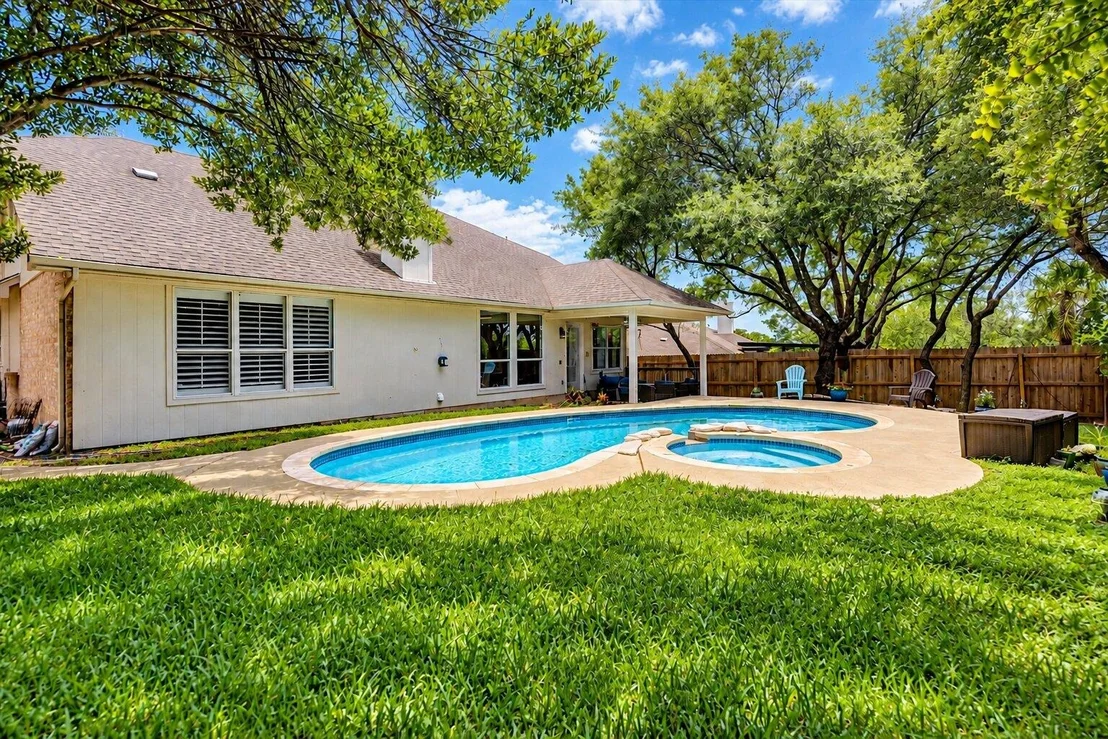 Photo of 7025 Auckland DR