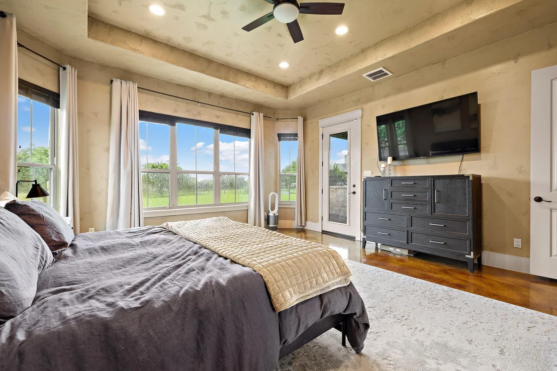 Photo of 201 Eagle Valley LN