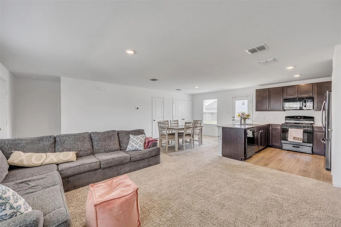 Photo of 2406 Windrow LN