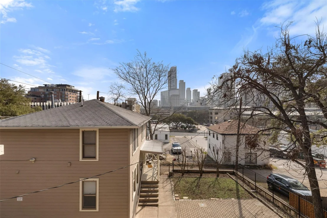 Photo of 613 Baylor ST
