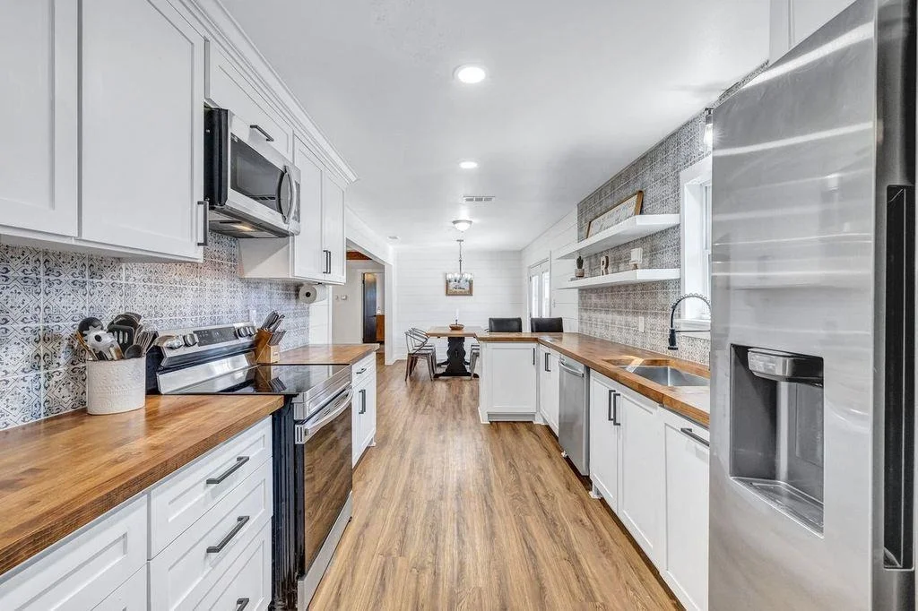 Photo of 309 W Avenue H Ave