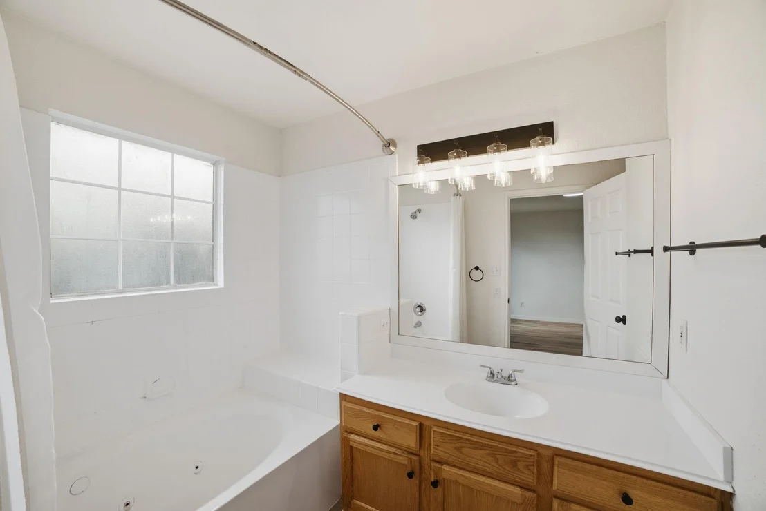 Photo of 104 S Mockingbird CIR
