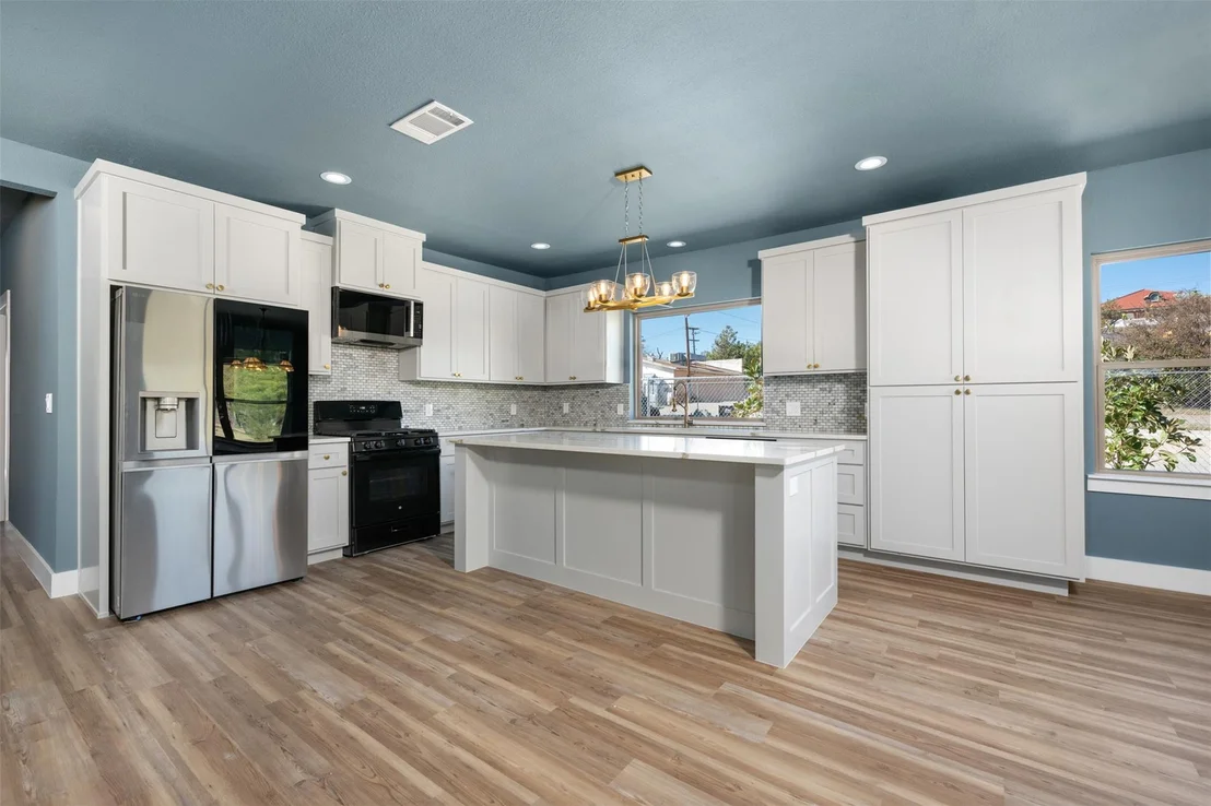 Photo of 1205 W Avenue G