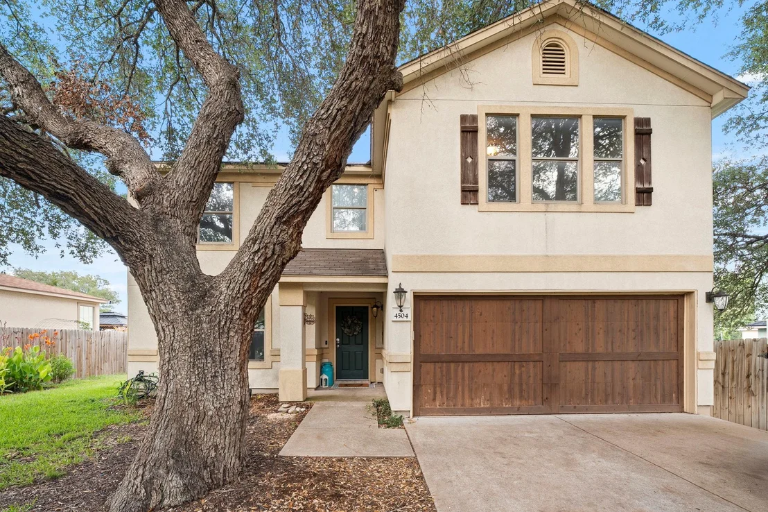 Photo of 4504 Woodstock DR