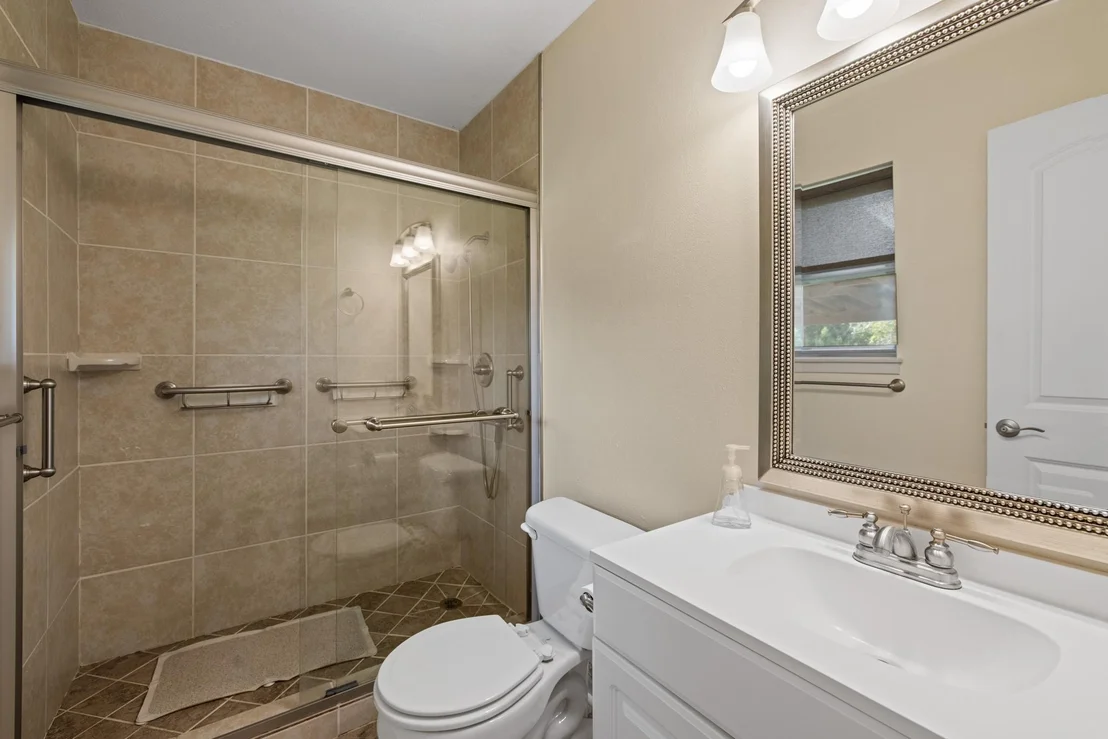 Photo of 101 Oakwood ST
