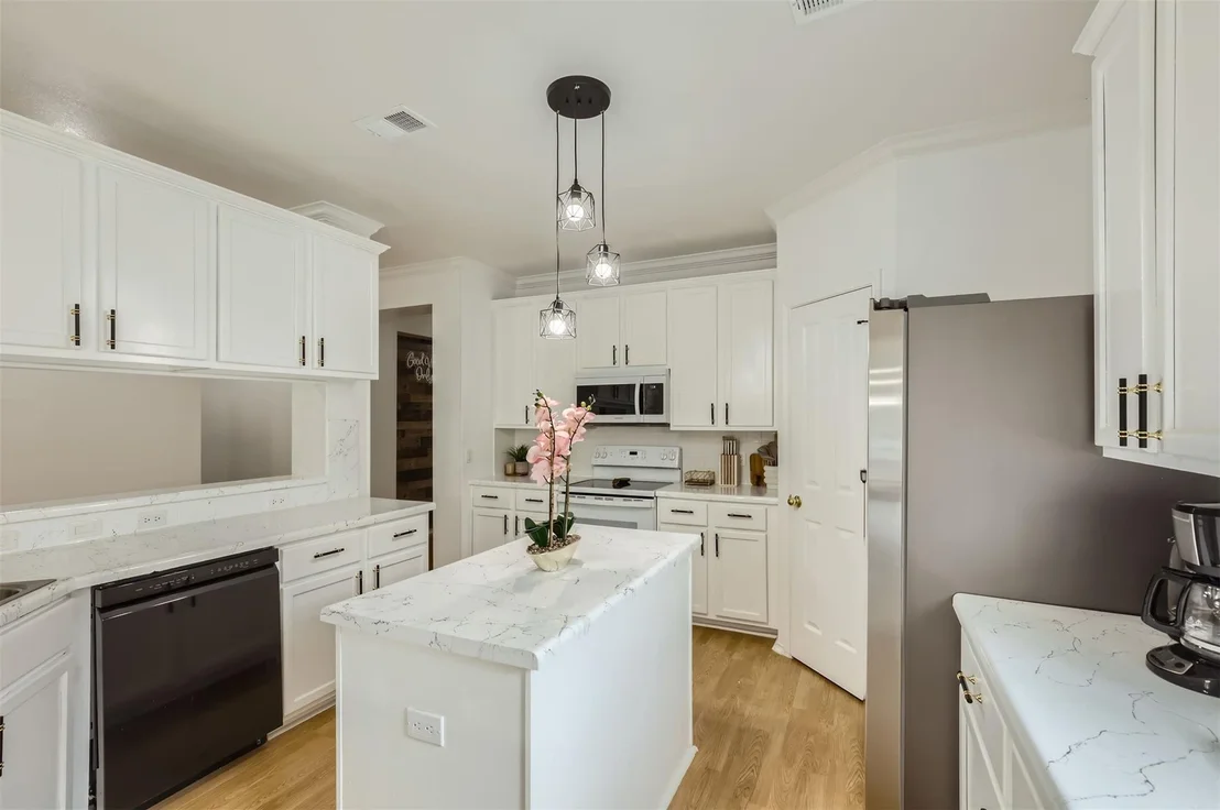Photo of 1016 Thackeray LN