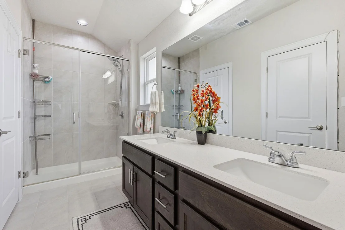Photo of 152 Riverhill DR