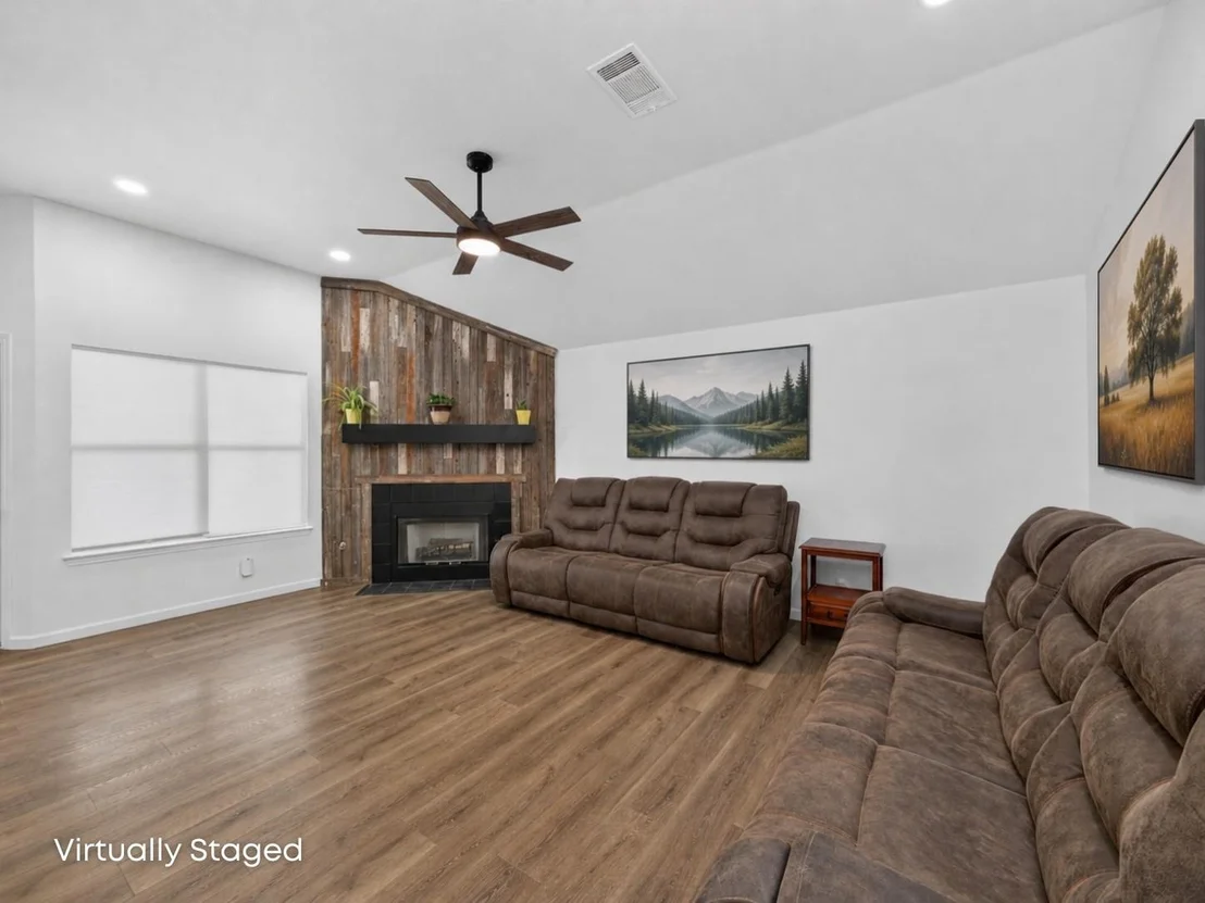 Photo of 105 Dogwood DR