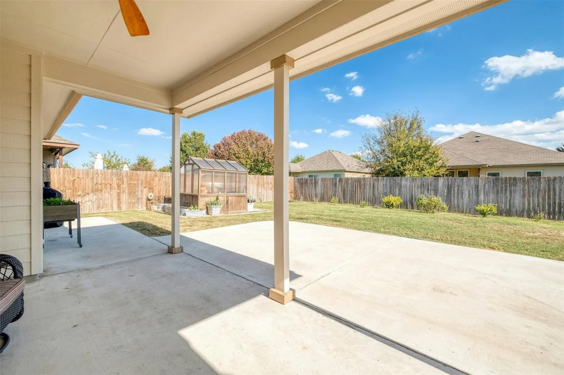 Photo of 213 Hendelson LN
