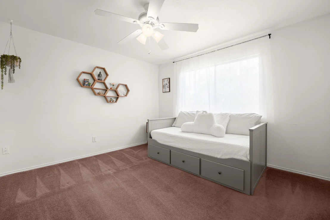 Photo of 1812 Sylvia LN