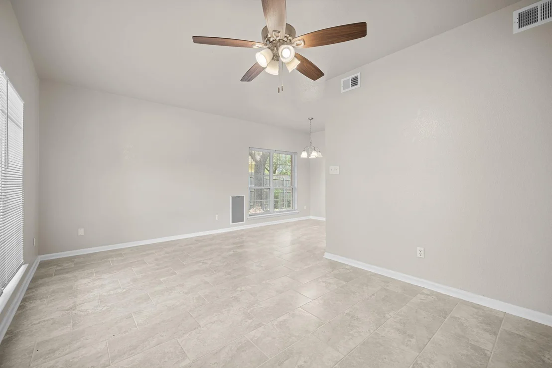 Photo of 837 Eagles WAY