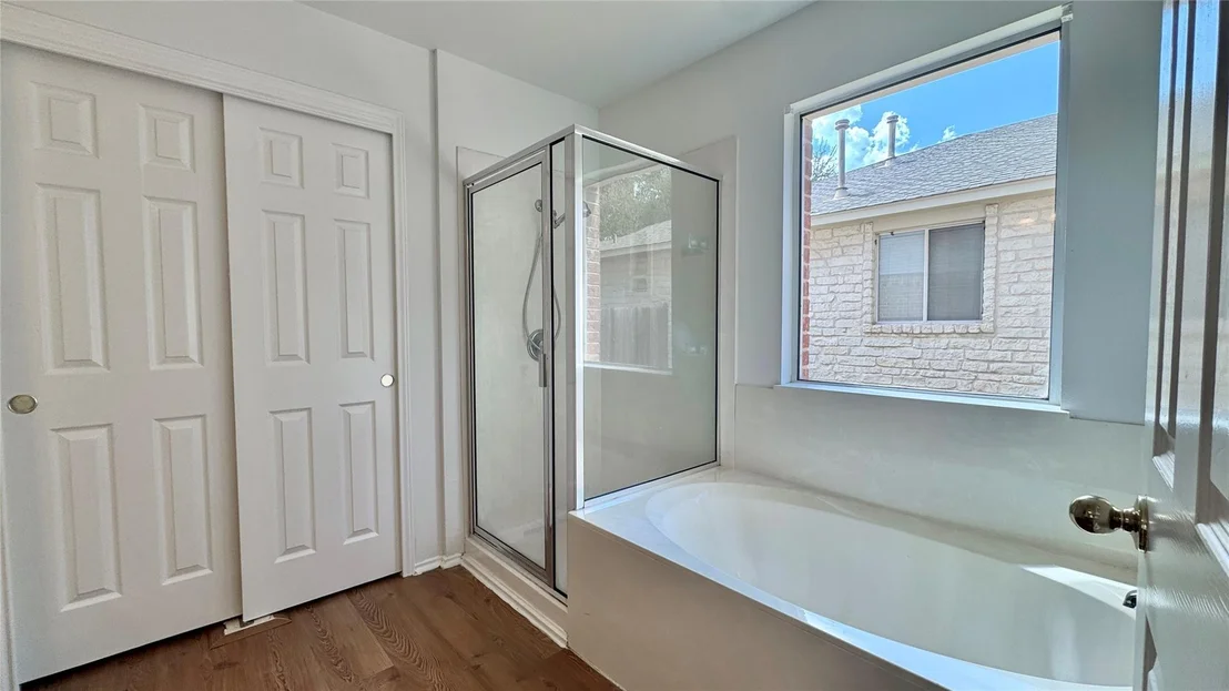 Photo of 1402 Molson Lake DR