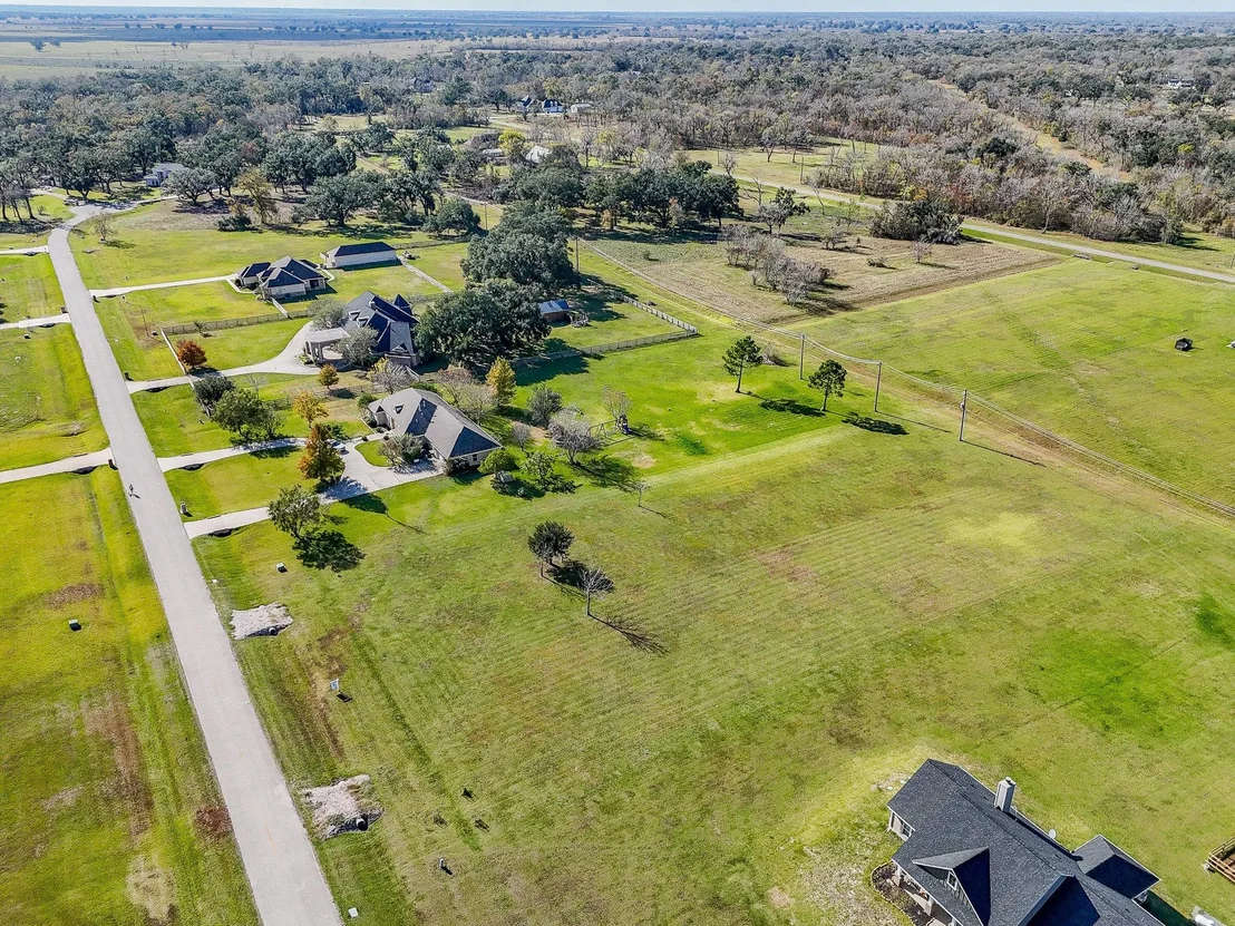 Photo of 702 Comanche Trail DR