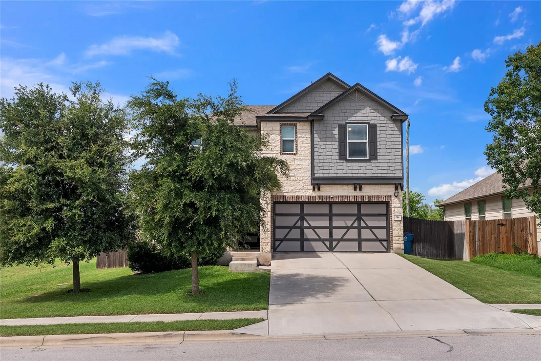 Photo of 214 Saranac DR