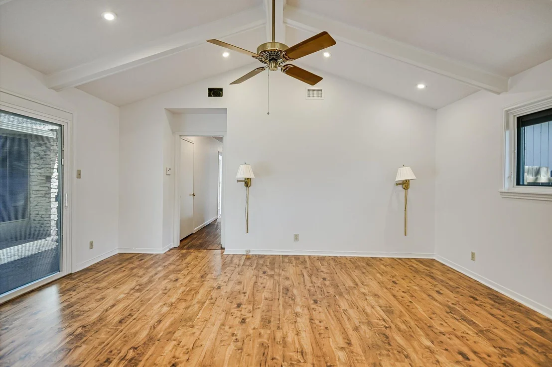 Photo of 4105 Far West BLVD