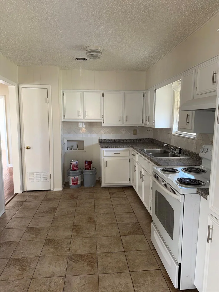 Photo of 302 Easy ST