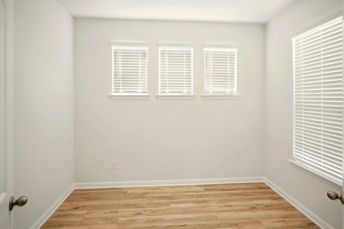 Photo of 210 Weaver LN