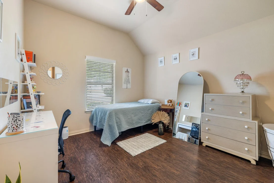 Photo of 921 Tabernash DR