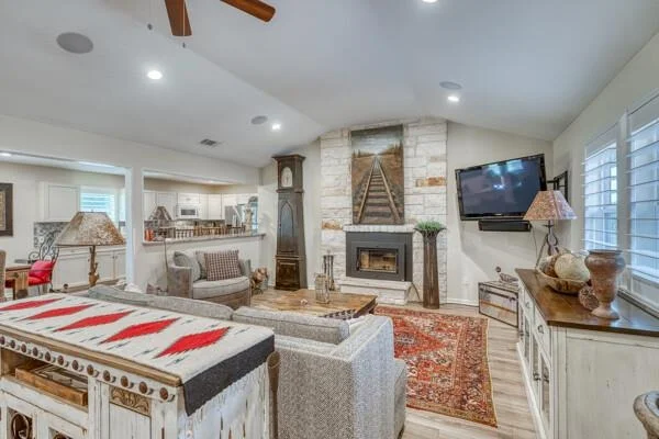 Photo of 215 E McGee TRL