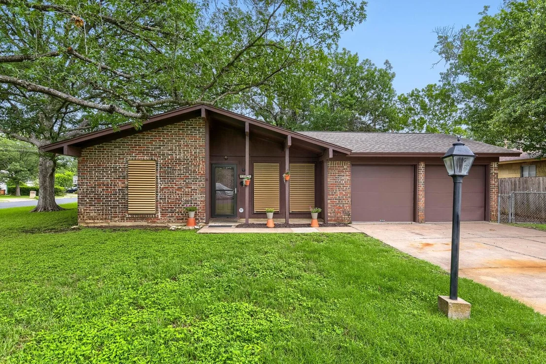 Photo of 5001 Creekline DR