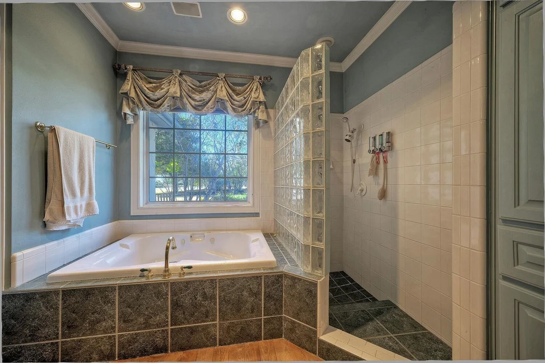 Photo of 9100 BELL MOUNTAIN DR