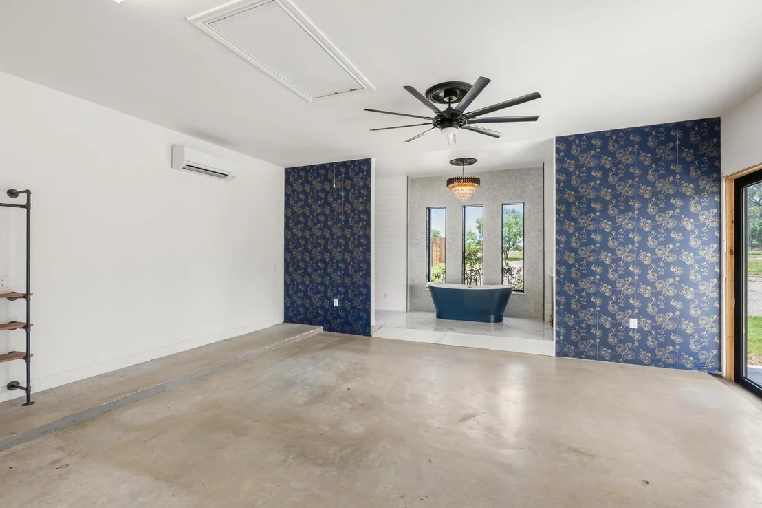 Photo of 25036 RIVER RD