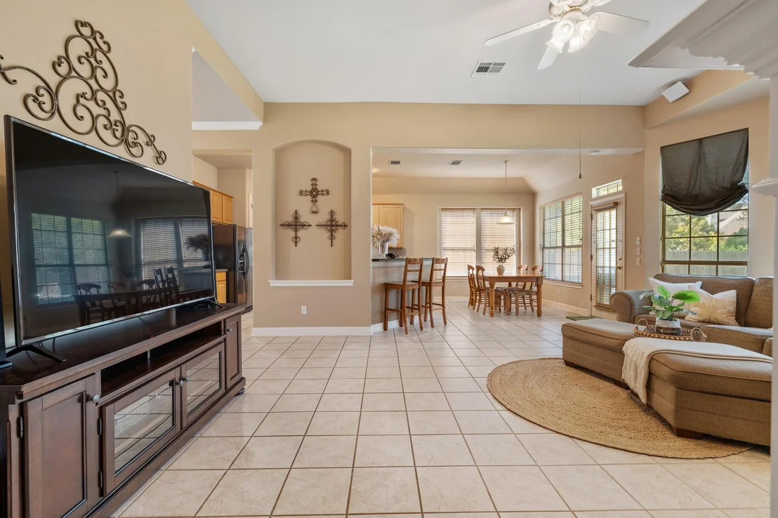 Photo of 15016 Thatcher DR