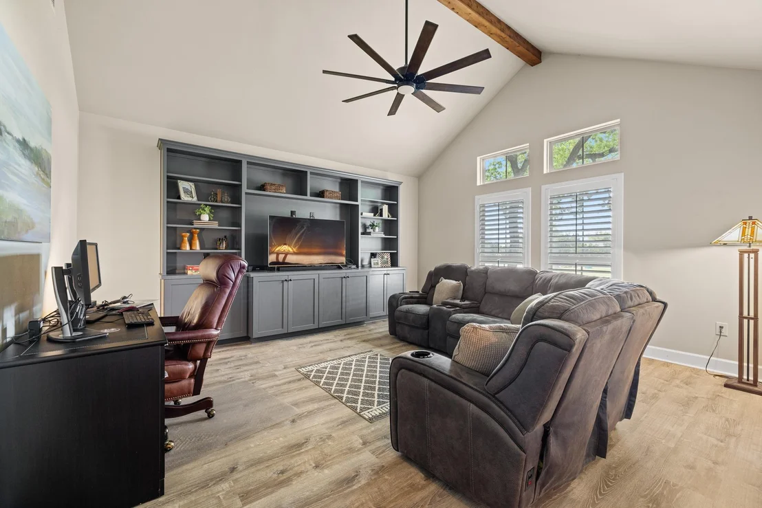 Photo of 909 Highland Spring LN